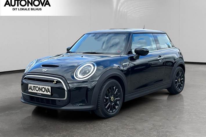 Sort Mini Cooper fra 2023 set udefra