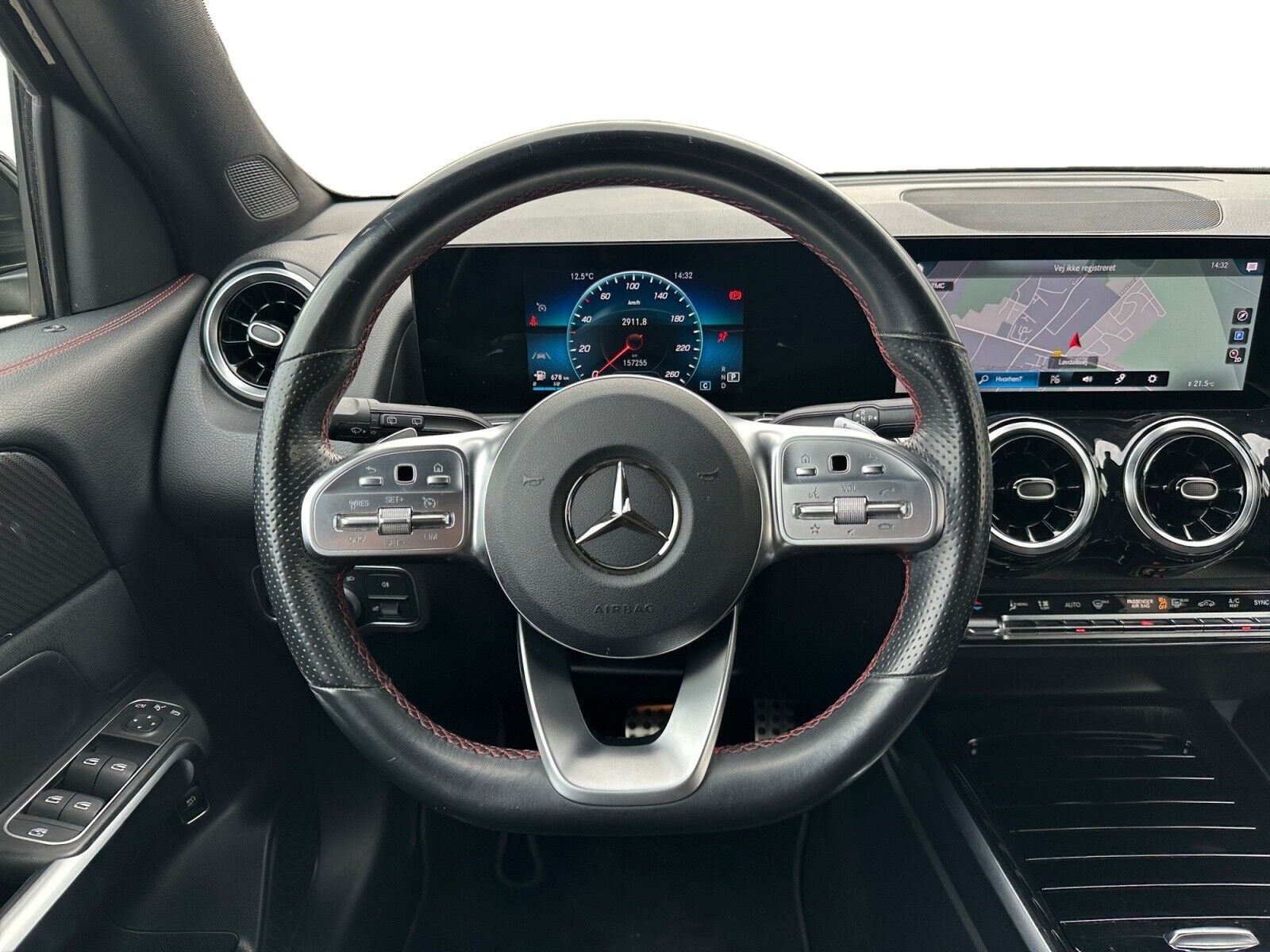 Sort Mercedes GLB200 d fra 2021