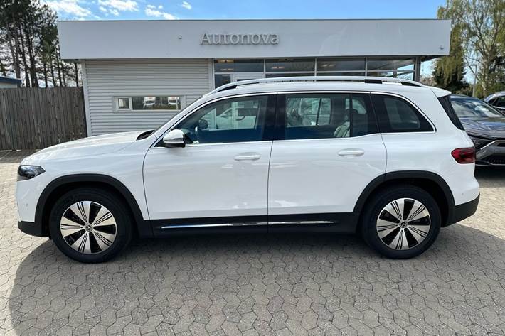 Hvid Mercedes EQB 250+ fra 2024