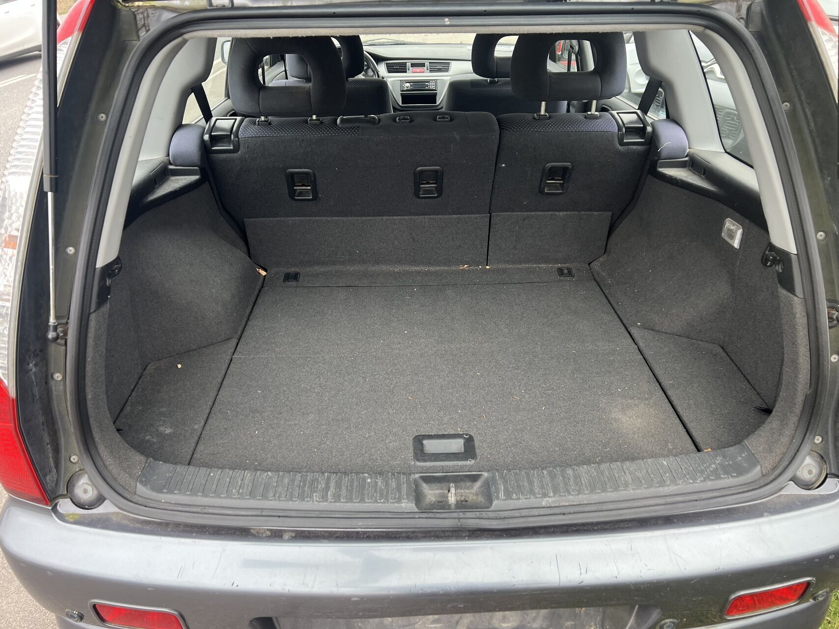 Mitsubishi Lancer 1,6 Invite 98HK Stc