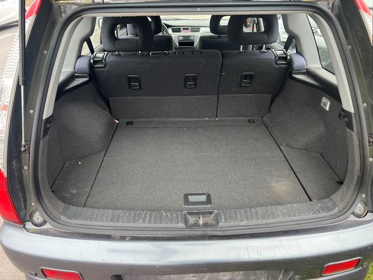 Mitsubishi Lancer 1,6 Invite 98HK Stc