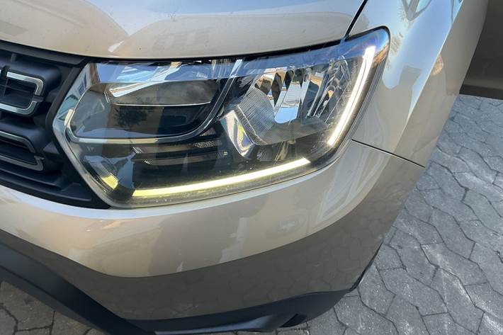 Gul Dacia Duster fra 2018