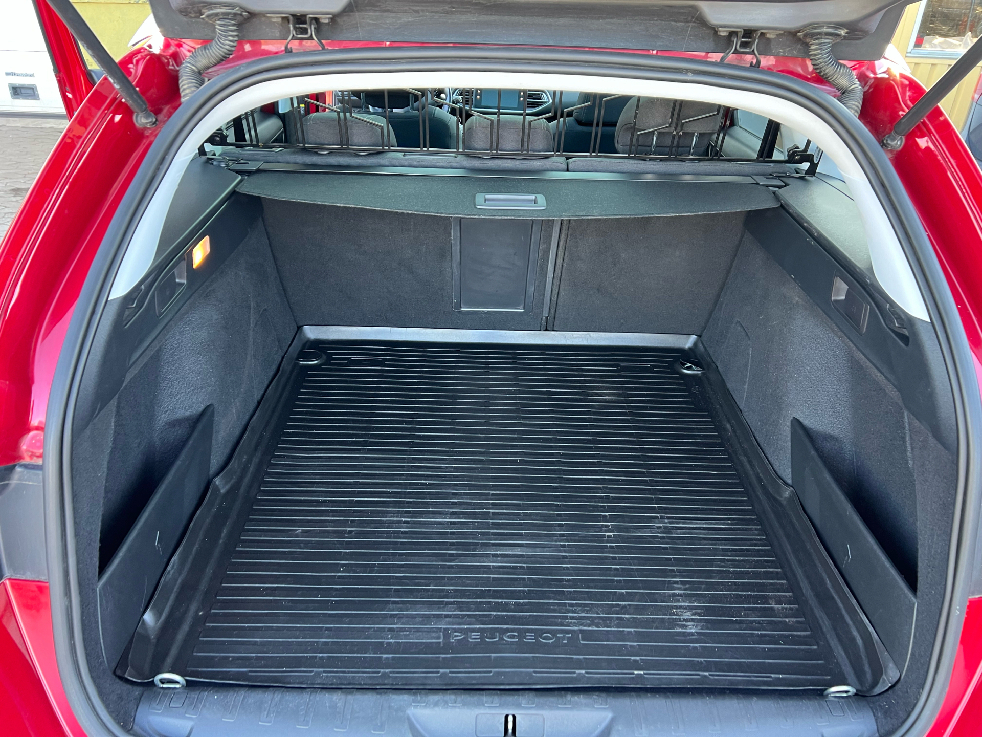 Peugeot 308 1,6 SW BlueHDi Selection Sky 120HK Stc 6g