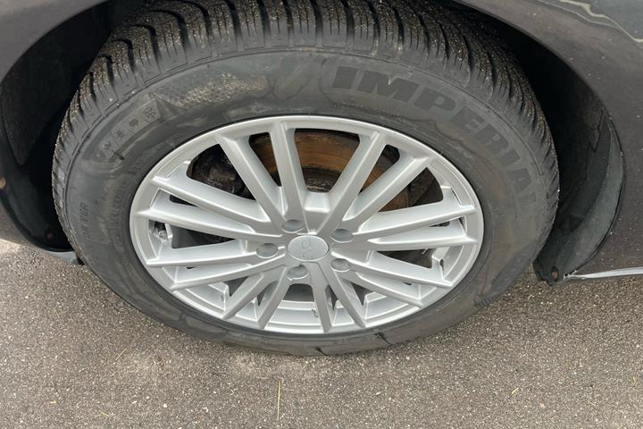 Sort Opel Zafira fra 2015