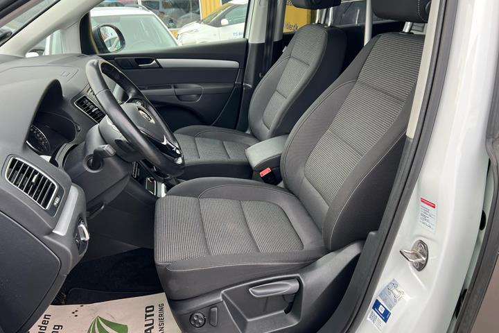 Hvid VW Sharan fra 2020