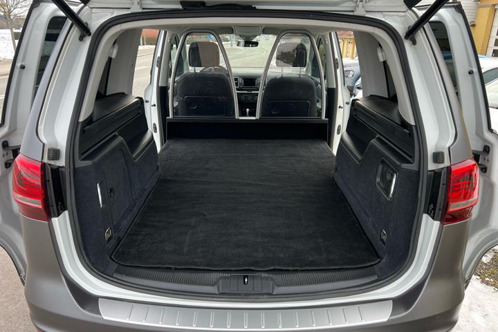 Hvid VW Sharan fra 2020