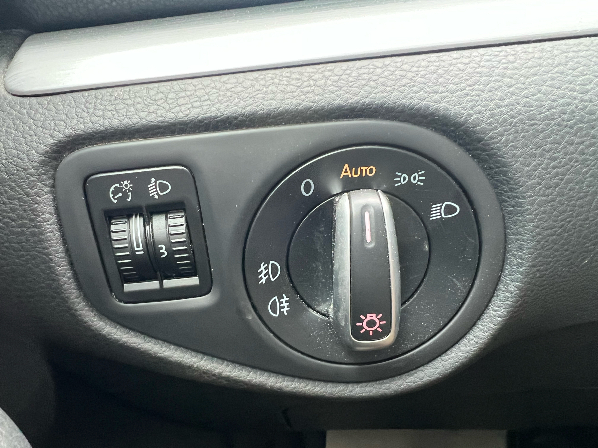 Hvid VW Sharan fra 2020