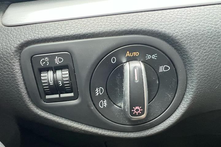 Hvid VW Sharan fra 2020
