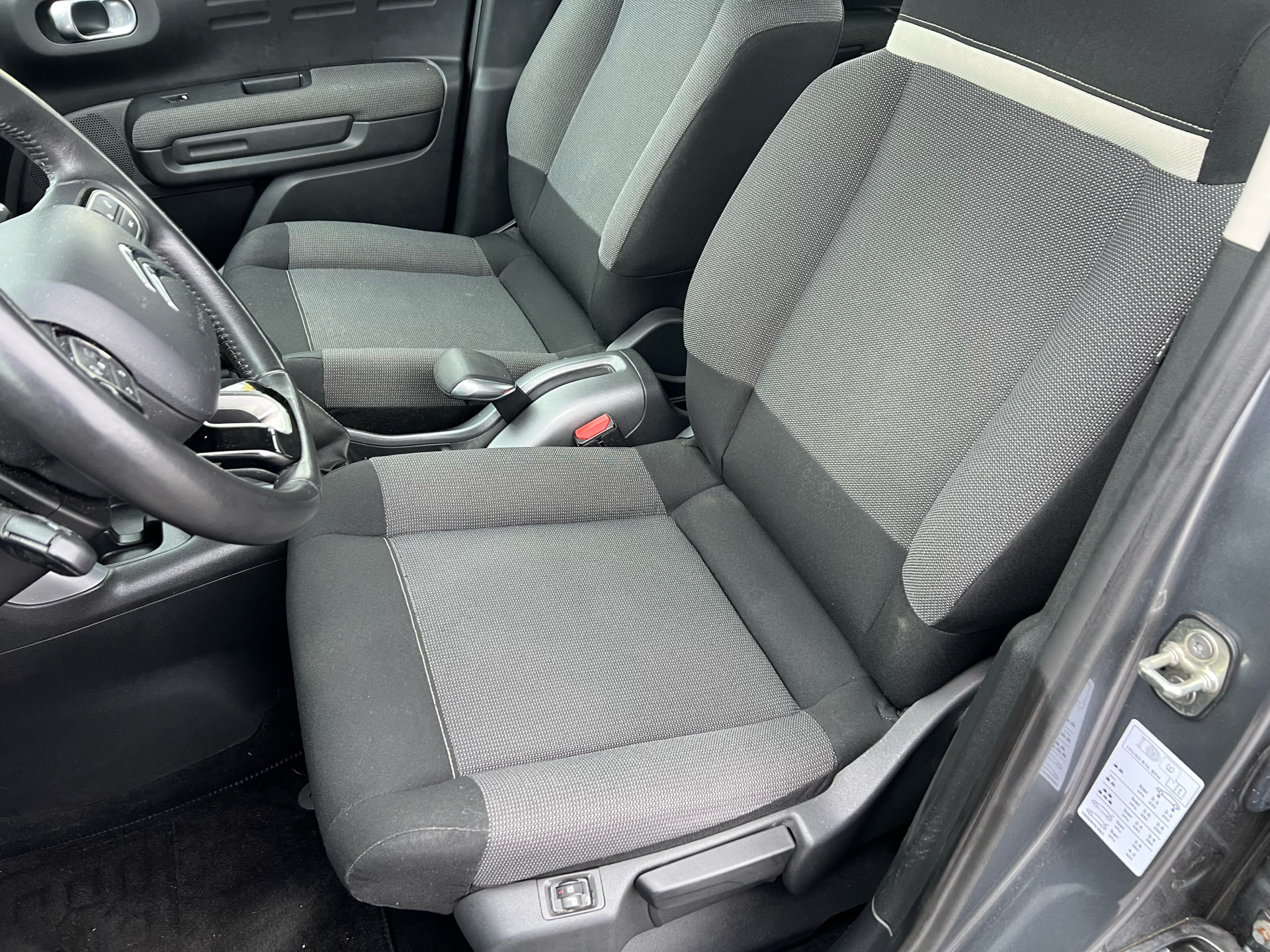 Grå Citroën C3 Aircross fra 2018