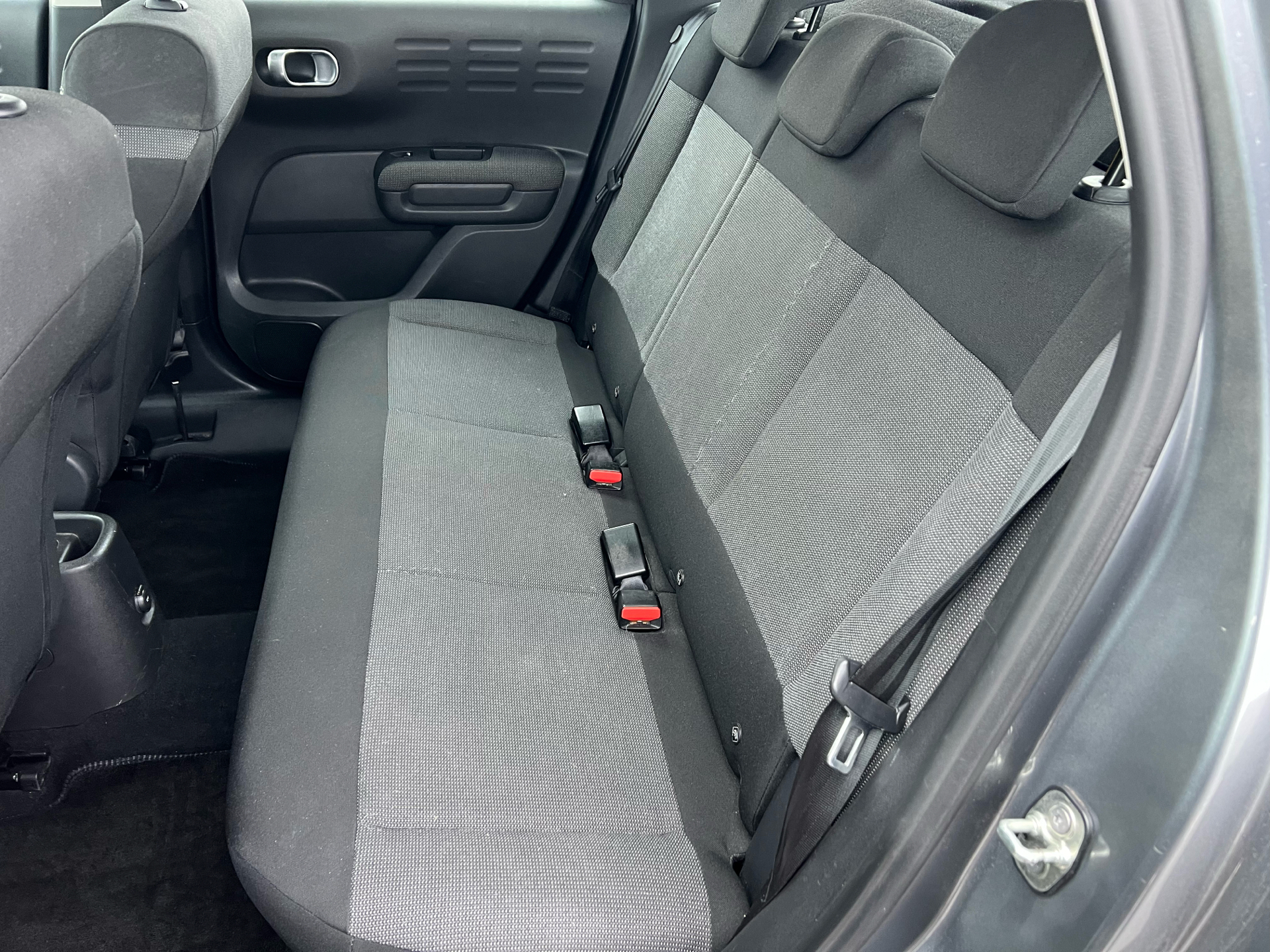 Grå Citroën C3 Aircross fra 2018