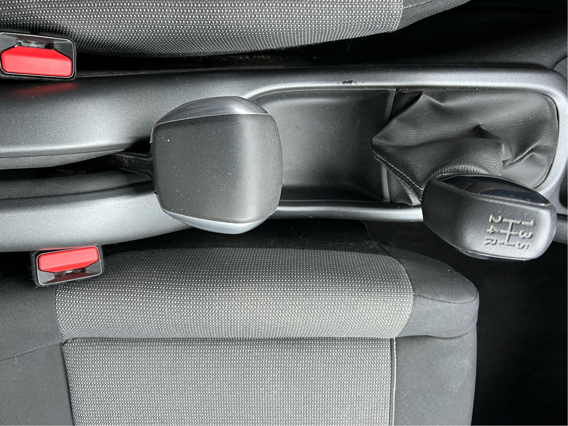 Grå Citroën C3 Aircross fra 2018