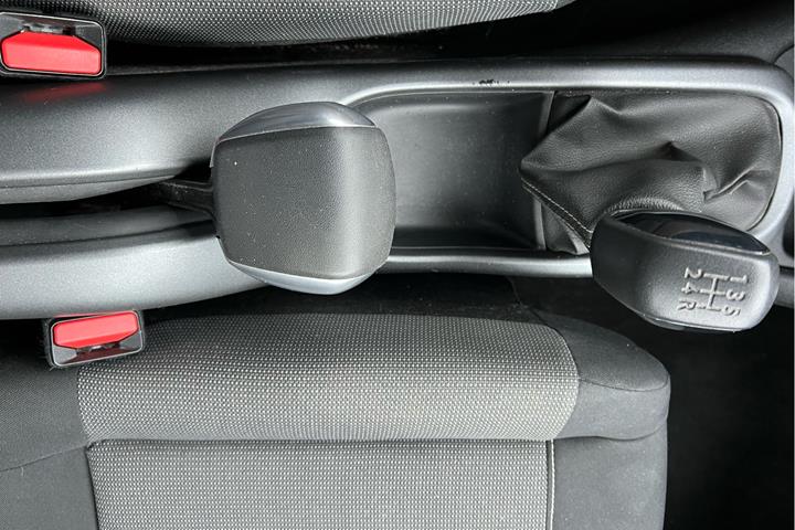Grå Citroën C3 Aircross fra 2018