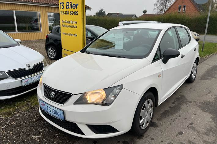 Hvid Seat Ibiza fra 2016 set udefra
