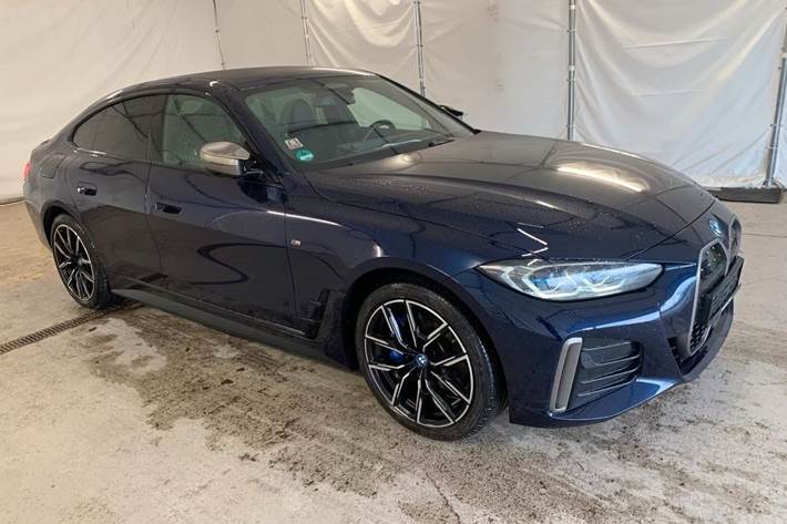 Blå BMW i4 fra 2023