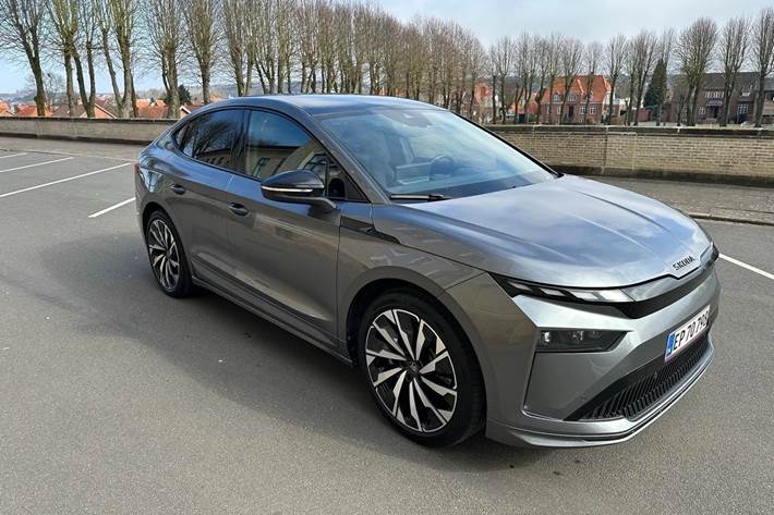 Grå Skoda Enyaq fra 2025