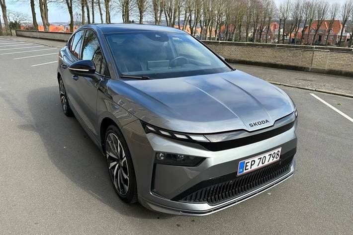 Grå Skoda Enyaq fra 2025