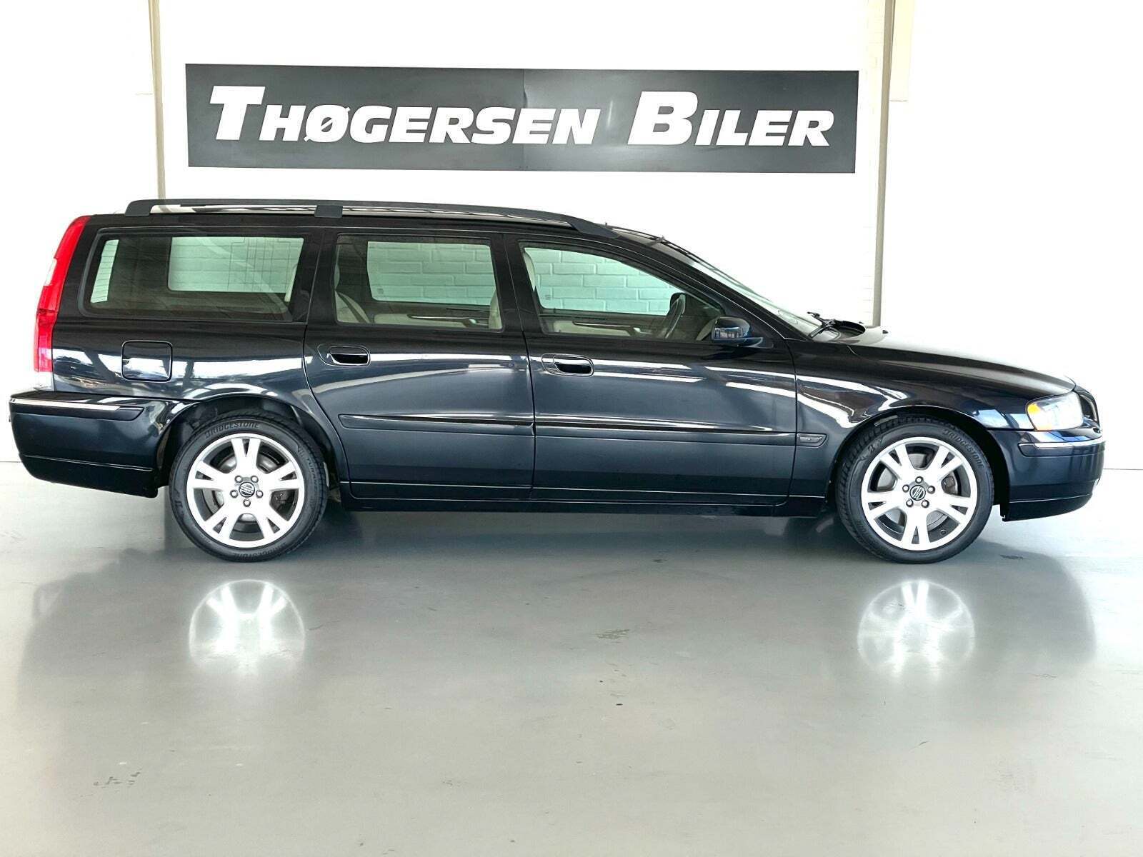 Sort Volvo V70 fra 2004