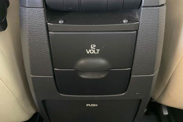 Sort Volvo V70 fra 2004