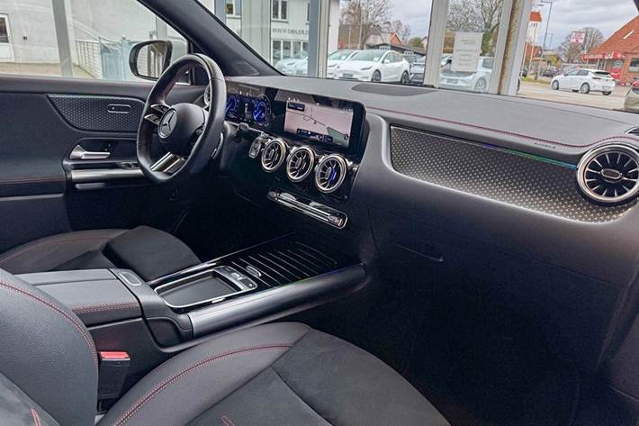 Hvid Mercedes EQA 250+ fra 2024