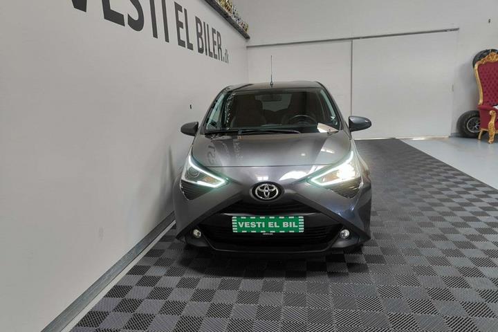 Grå Toyota Aygo fra 2021