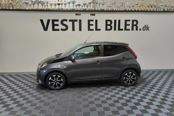 Grå Toyota Aygo fra 2021