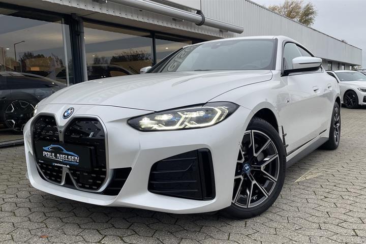 Hvid BMW i4 fra 2023