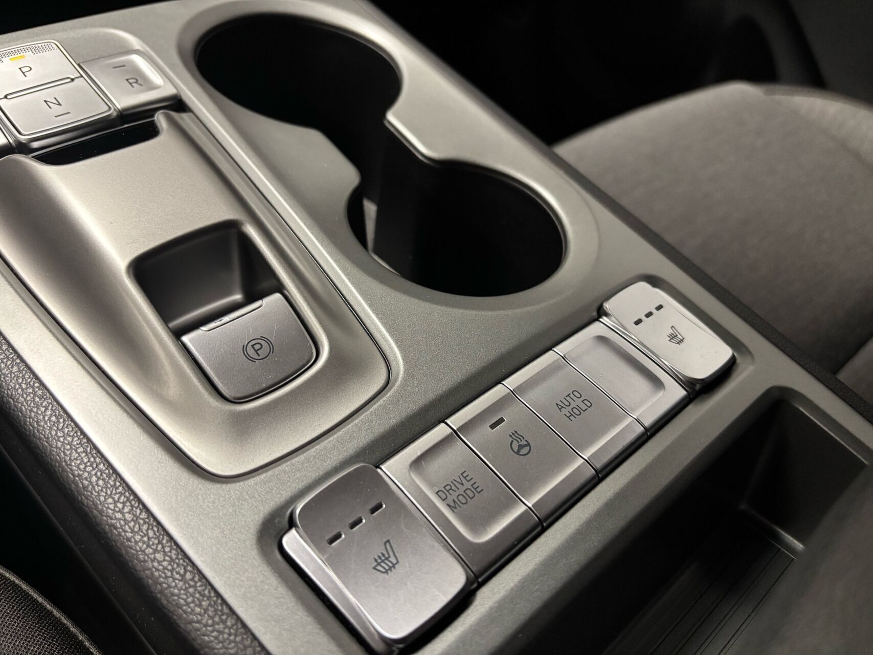 Blå Hyundai Kona fra 2023