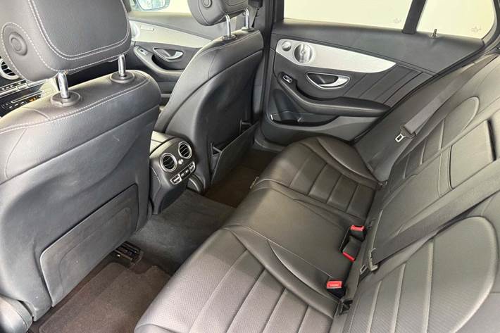 Grå Mercedes C220 fra 2015