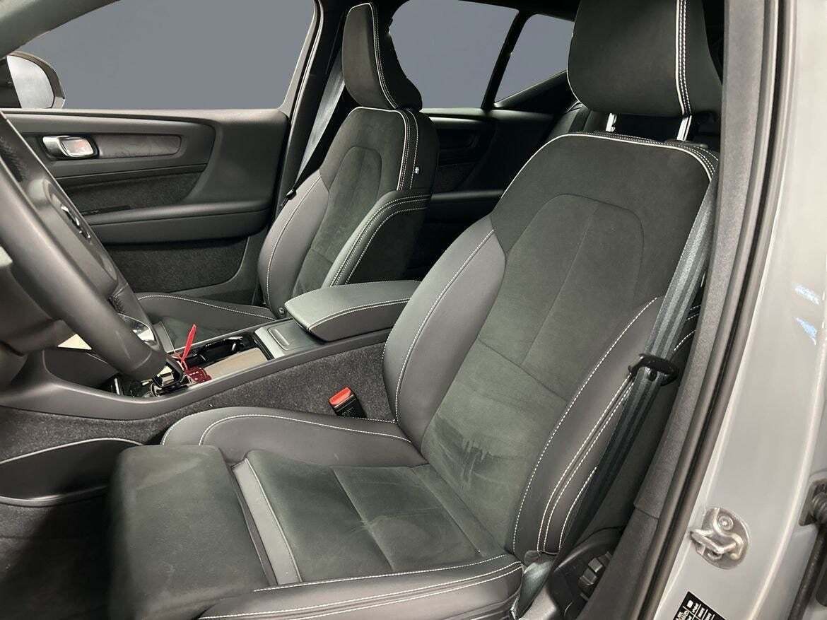 Volvo EX40 Extended Range Core