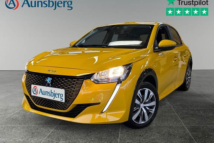 Beige Peugeot e-208 fra 2021