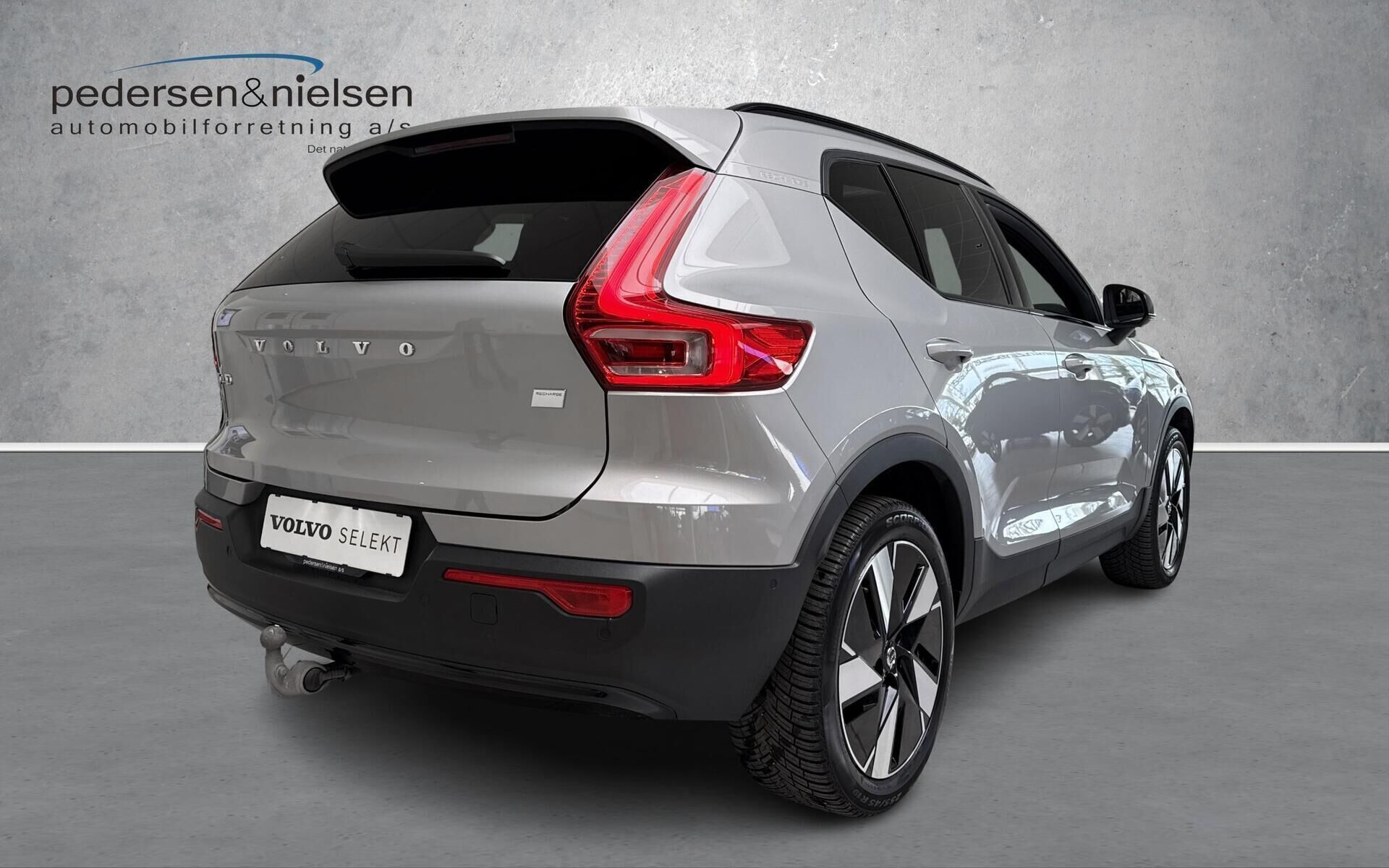 Volvo XC40 Recharge Extended Range Ultimate 252HK 5d Aut.