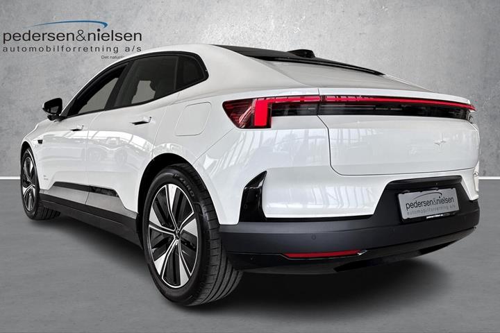 Hvid Polestar 4 fra 2025