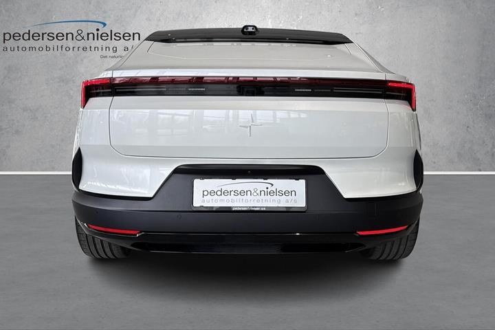 Hvid Polestar 4 fra 2025