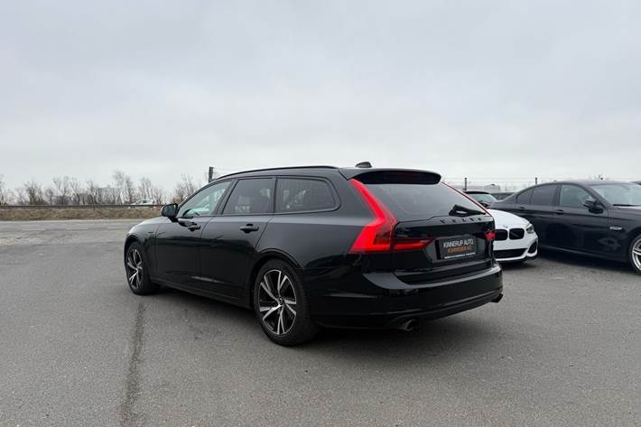 Sort Volvo V90 fra 2017