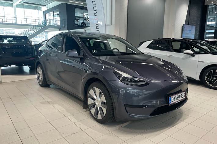 undefined Tesla Model Y fra 2023