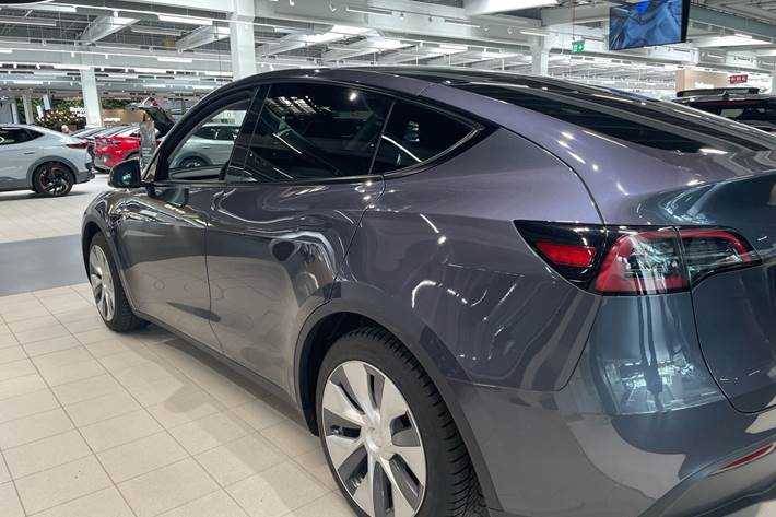 undefined Tesla Model Y fra 2023