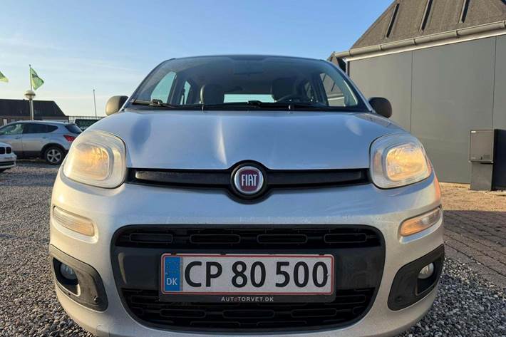 Sølv Fiat Panda fra 2012