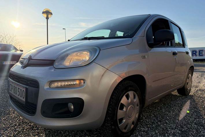 Sølv Fiat Panda fra 2012