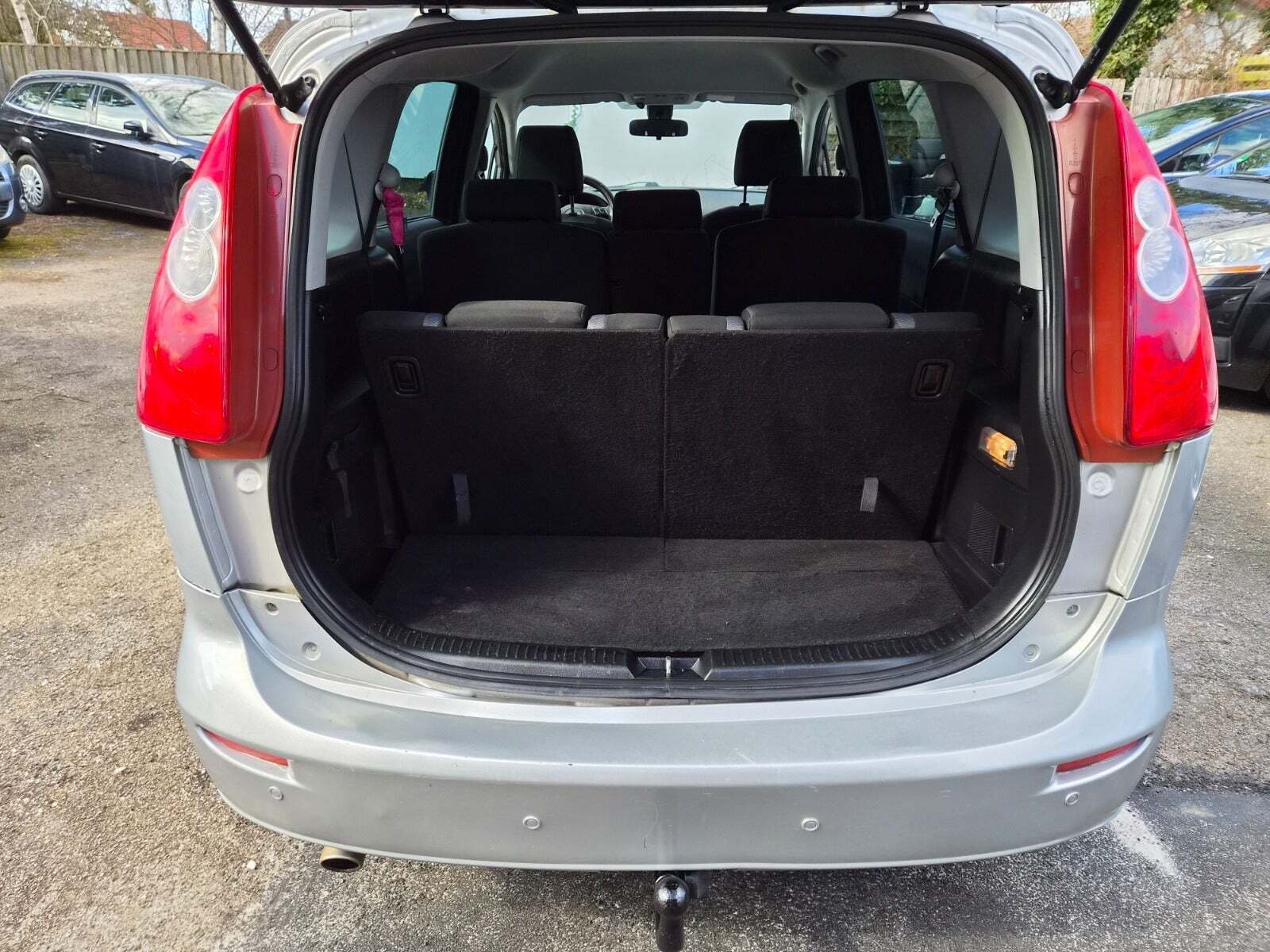 Sølv Mazda 5 fra 2007