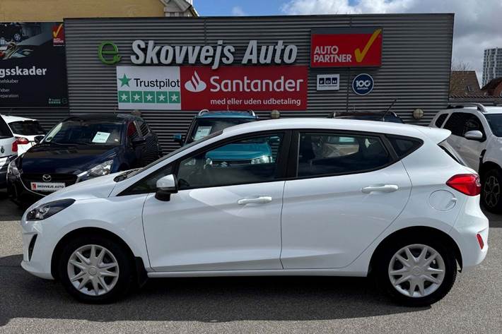 Hvid Ford Fiesta fra 2021