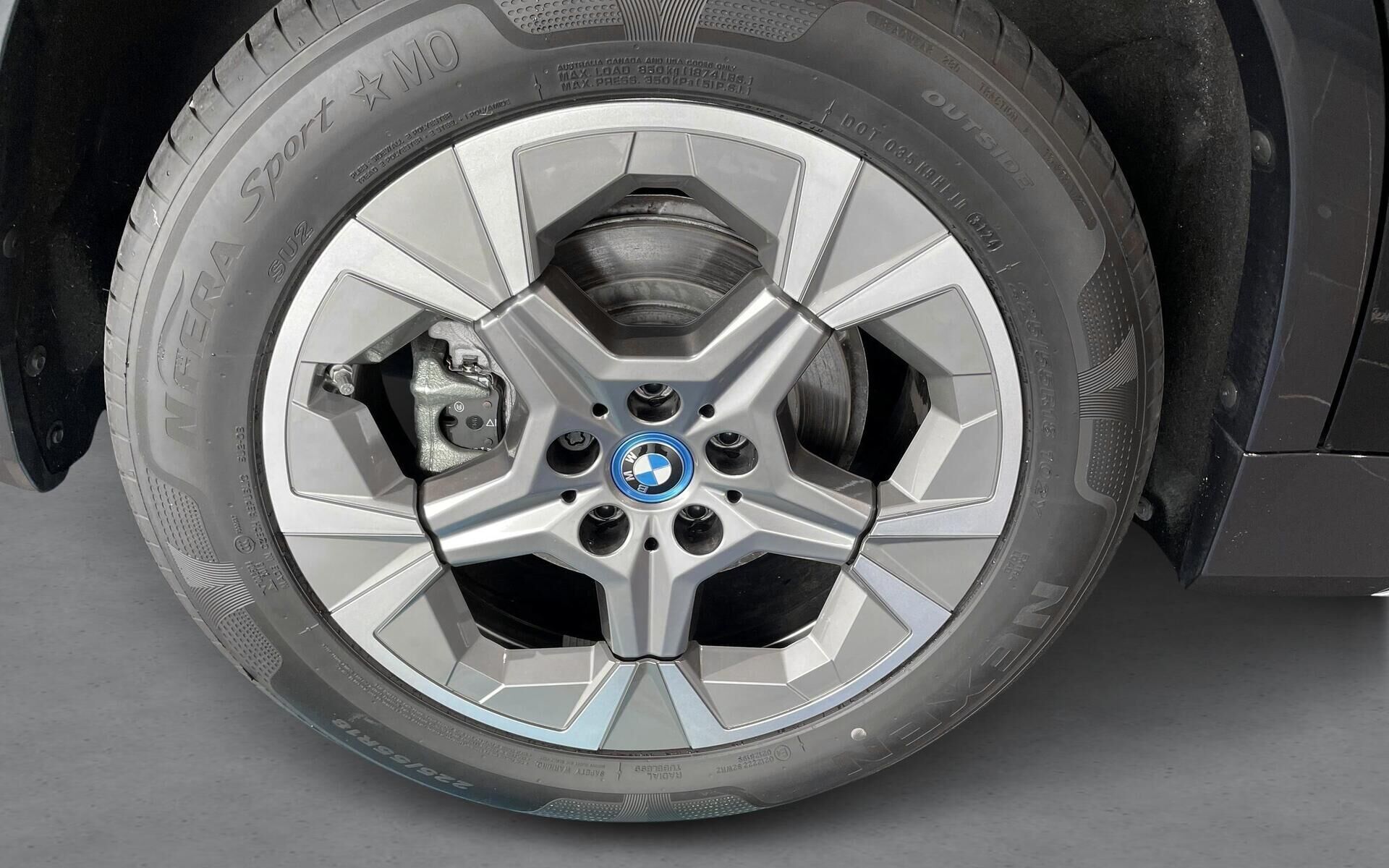 Sort BMW iX1 fra 2024