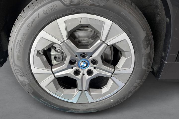 Sort BMW iX1 fra 2024