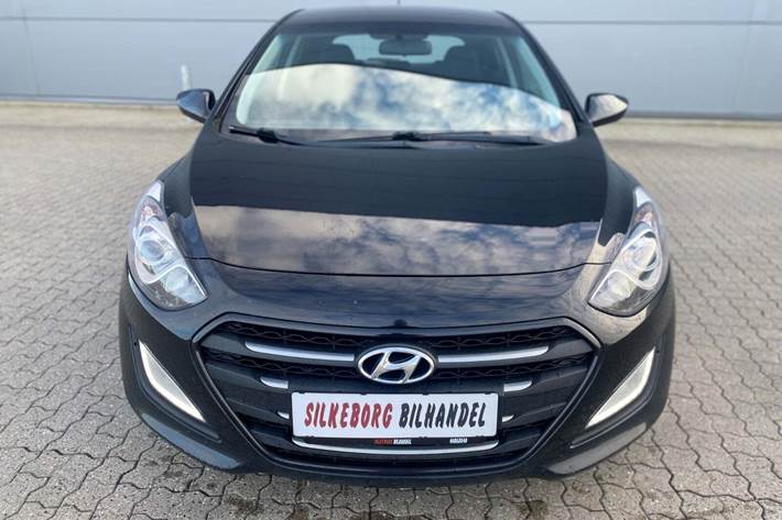 Sort Hyundai i30 fra 2015