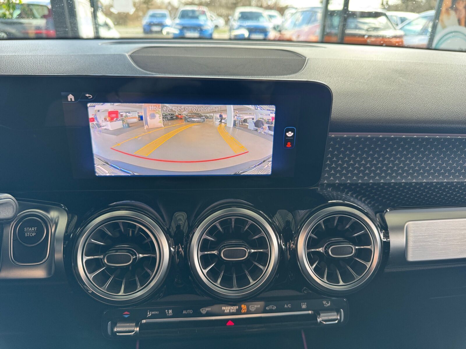 Sort Mercedes EQB250+ fra 2025