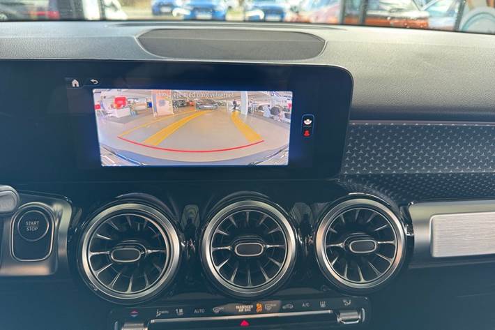 Sort Mercedes EQB250+ fra 2025