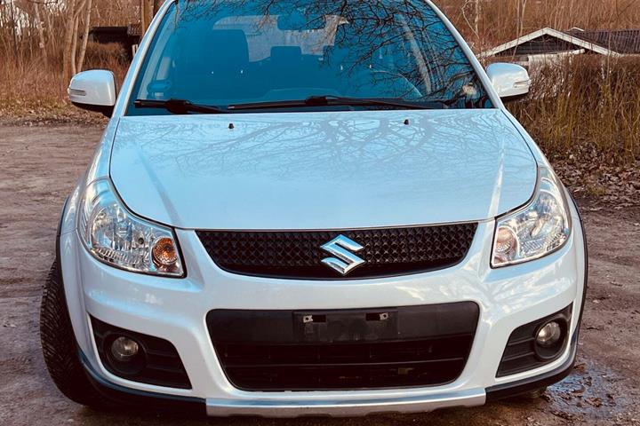 Hvid Suzuki SX4 fra 2013