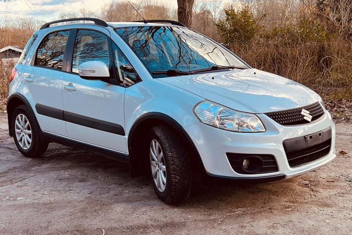 Hvid Suzuki SX4 fra 2013