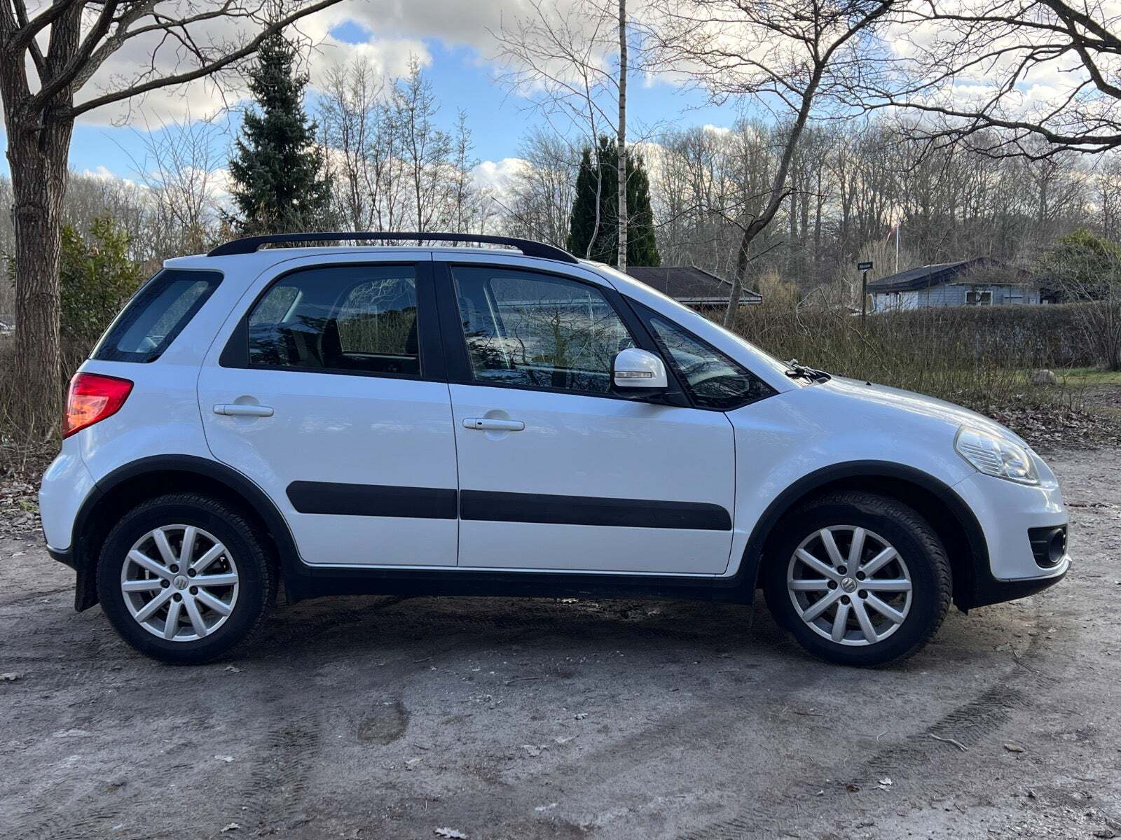 Hvid Suzuki SX4 fra 2013