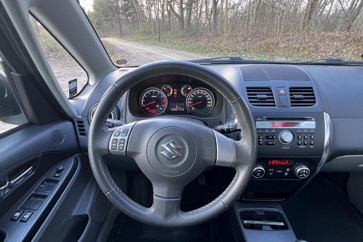 Hvid Suzuki SX4 fra 2013