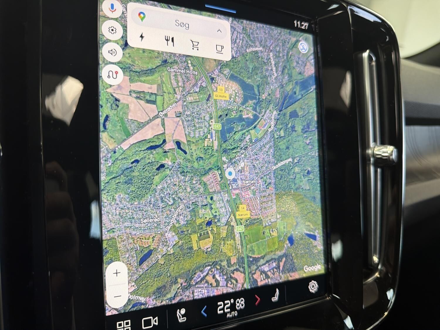 Grå Volvo XC40 fra 2023